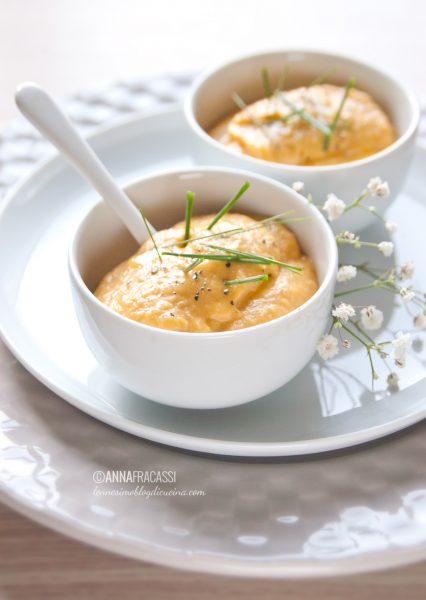 Zuppa di carote, zenzero, lenticchie rosse e arancia