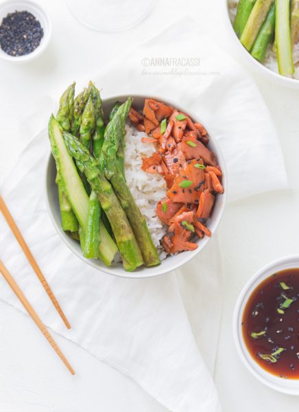 Teriyaki salmon rice bowls: salmone in salsa teriyaki e ...